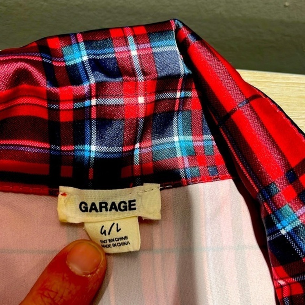 Garage top large plaid